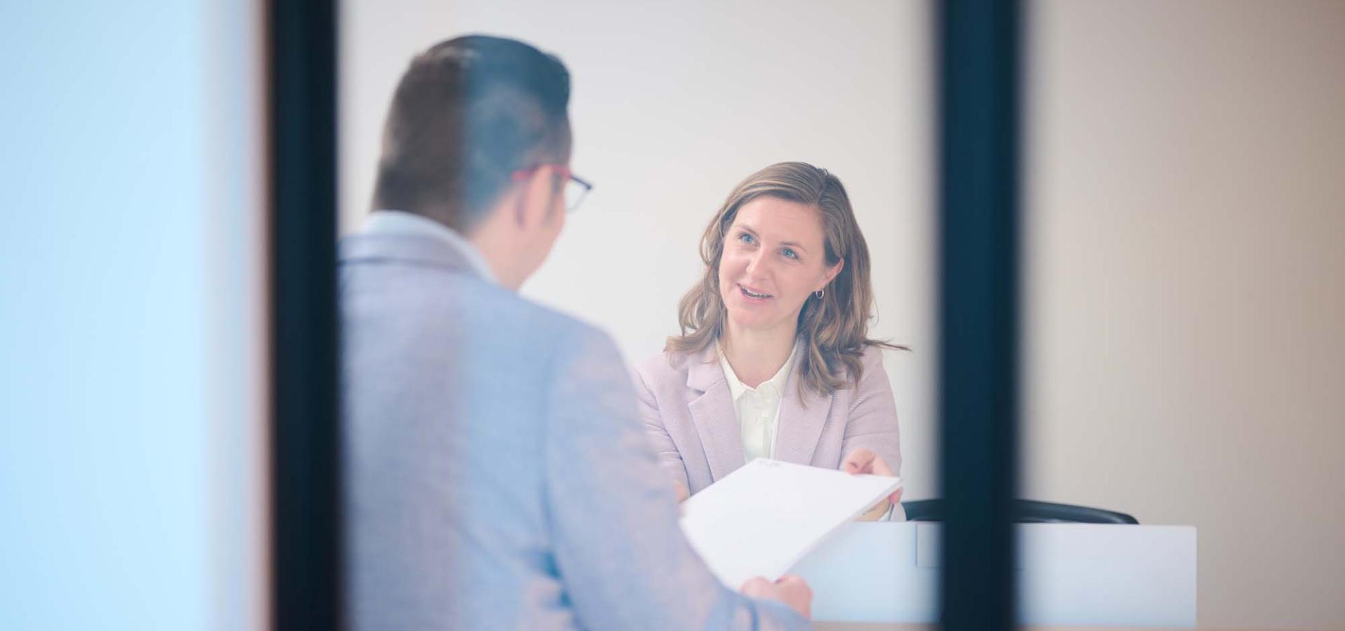 Werknemers van Movan in gesprek